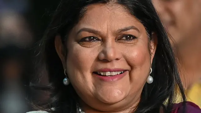 فالگونی نایر