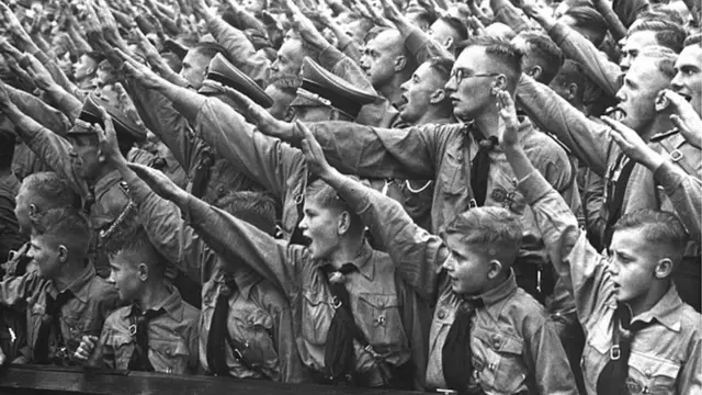 نازی‌ها برنامه‌های زیادی برای کودکان و نوجوانان داشتند (۱۹۳۶)