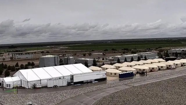 центр содержания мигрантов в Техасе