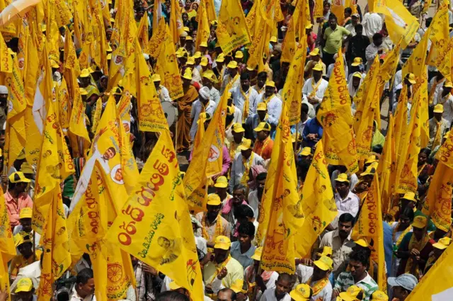 టీడీపీ కార్యకర్తలు