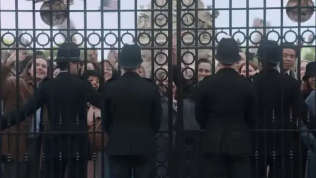 кадр из сериала