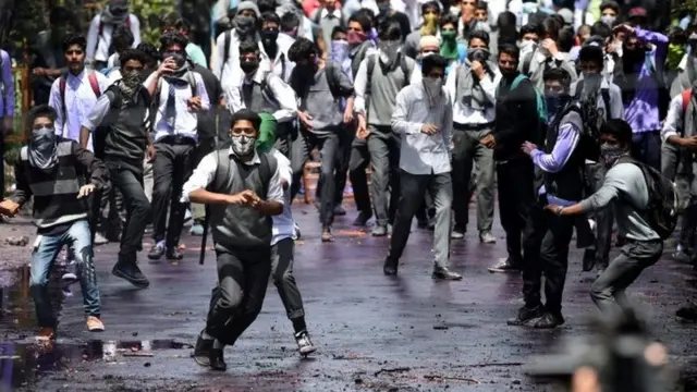 कश्मीर में छात्र