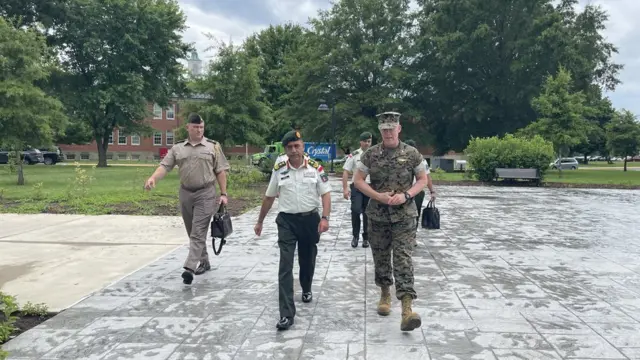 अमेरिकी सेनाको मरिन कोरको बेसको पनि भ्रमण प्रधानसेनपतिले गरेका थिए