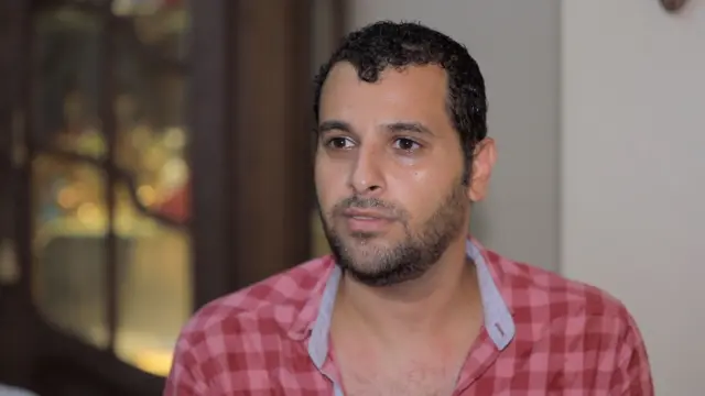 تسلم والد أحمد العقار من مالكه عام 1992،  ثم بناه وأسسه بشكل كامل 
