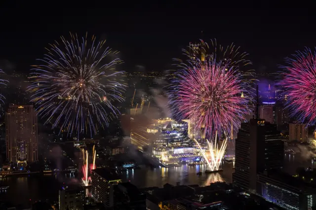 ภาพเฉลิมฉลองณ ศูนย์การค้าไอคอนสยาม