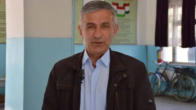 عبدالعزیز عبدالسمداف، معاون مدیر مکتب شماره ۷۴ ناحیه رودکی