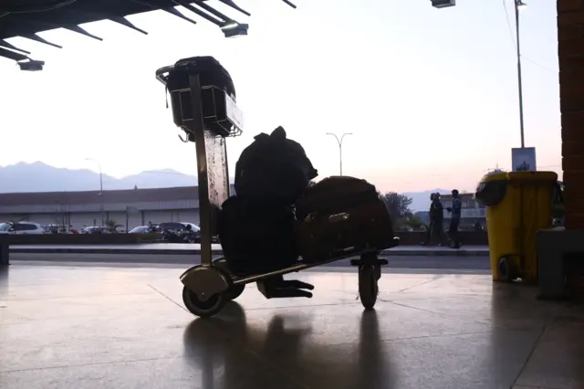 बैदेशिक रोजगारीका लागि जानेहरू