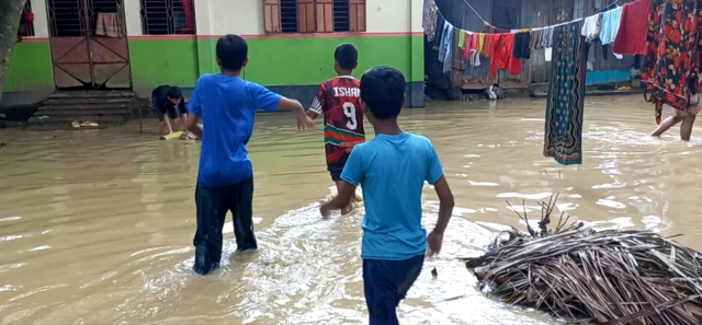 হবিগঞ্জের পানি এখনও নামে নি