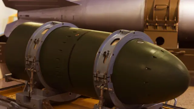 নিউক্লিয়ার ওয়ারহেড