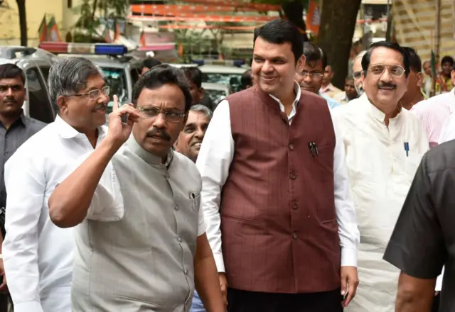 देवेंद्र फडणवीस आणि विनोद तावडे