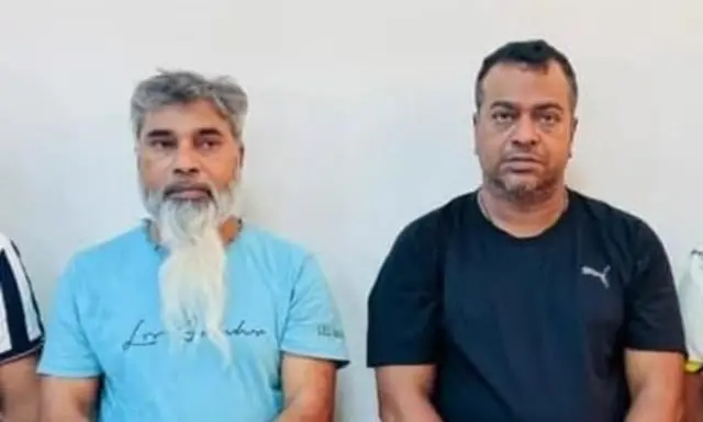 ২০২৫ সালের ২৭শে মে আইএসপিআইরের পাঠানো ছবিতে সুব্রত বাইন (বাঁয়ে) ও মোল্লা মাসুদ