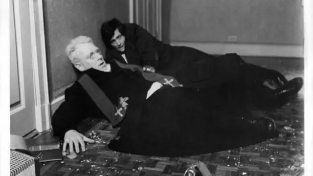 రోలాండ్ వింత శబ్ధాలతో అరిచాడని బిషప్ తెలిపారు.