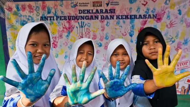 Sejumlah siswa saat merayakan Hari Anak Nasional, 23 Juli di Batang, Jawa Tengah.