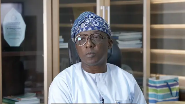 State Commissioner for di Environment and Water Resources Tokunbo Wahab