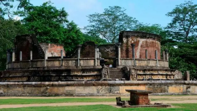 పోలోన్నరువా