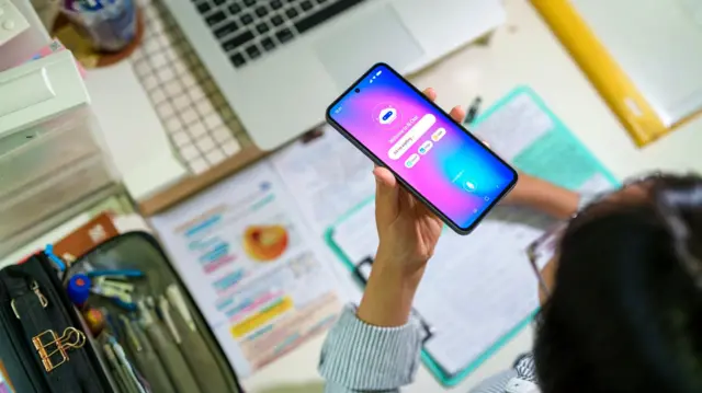 சைபர் குற்றம், இணையக் குற்றம், போலி செயலிகள்