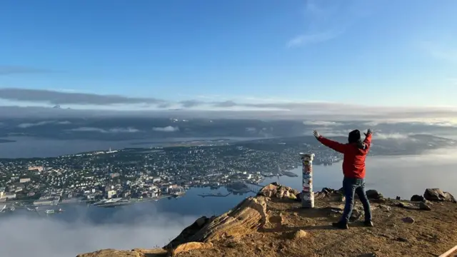 Leandro acompanhando o fenômeno do Sol da Meia-Noite