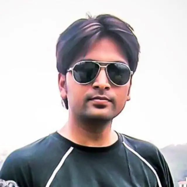 જૂનાગઢ, બીબીસી ગુજરાતી ચિત્તલનું એક ટોળું જૂનાગઢની ભાગોળે દાતાર જવાને રસ્તે એક ઉકરડામાં પ્લાસ્ટિકનો ઢગલો ફંફોસતું હોય તેવો વીડિયો સોશિયલ મીડિયામાં વાઇરલ થયો છે. સિંહ ગિરનાર ગીર જંગલ હરણ ચિત્તલ પ્લાસ્ટિક પ્રદૂષણ ગુજરાત બીબીસી ગુજરાતી ગુજરાત સૌરાષ્ટ્ર