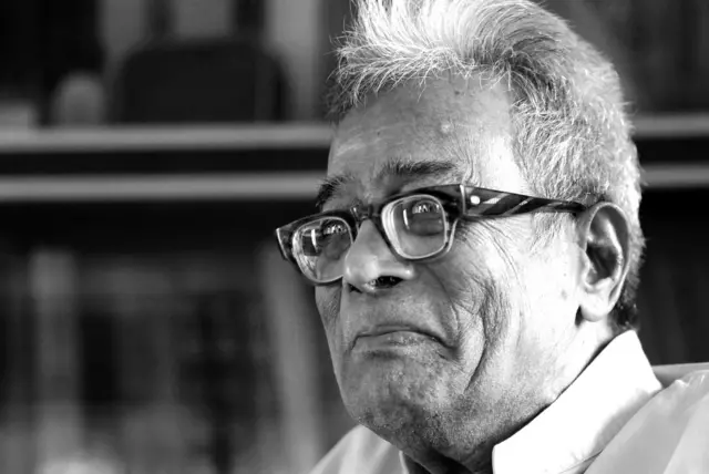 कोणत्याही विवेकी व्यक्तीला तरुणपणी ज्याप्रमाणे मार्क्सवादाची भूरळ पडते त्याप्रमाणे शरद पाटील यांना वयाच्या विसाव्या वर्षी मार्क्सवादाने संमोहित केले. 