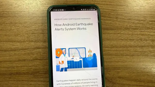 Android Earthquake Alerts (AEA) ලෙස නම් කර ඇති ගුගල් පද්ධතිය, තනි රටවල් විසින් නොව, සිලිකන් නිම්නයේ පිහිටි සමාගමක් විසින් පවත්වාගෙන යනු ලැබේ.