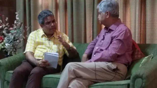 பிபிசி செய்தியாளர் ரெஹான் ஃபசல், முன்னாள் ராணுவ தளபதி வேத் பிரகாஷ் மாலிக் உடன்