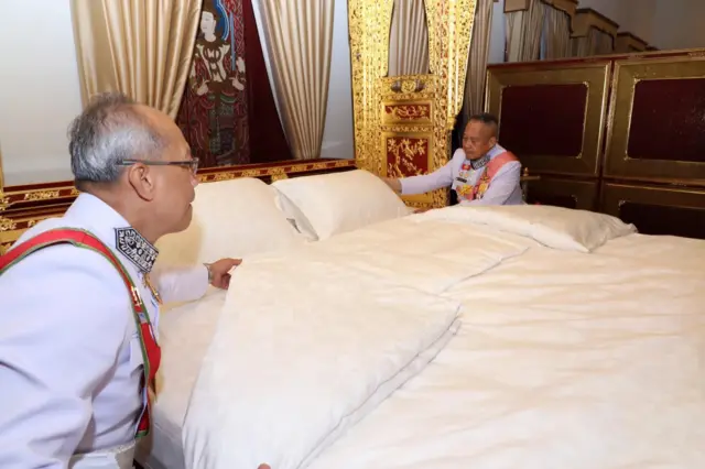 สำนักพระราชวัง