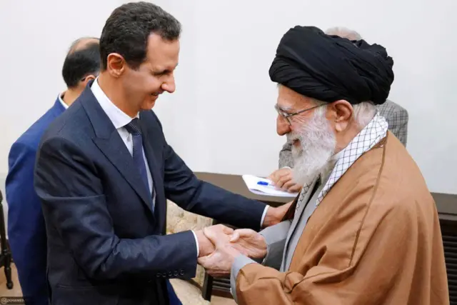 Apertoaviator estrela bet loginmãos entre Bashar al-Assad entre Ali Khamenei 