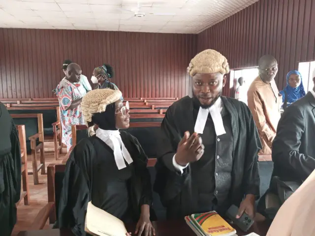 Aworan agbẹjọro nile ẹjọ