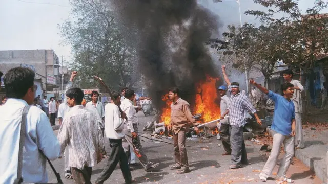 રમખાણો સમયની તસવીર