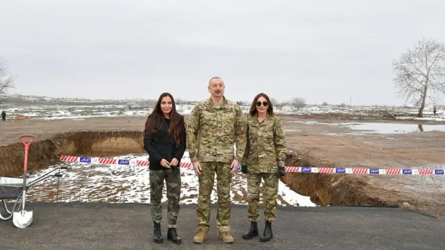 Azərbaycan Prezidenti İlham Əliyev, xanımı Mehriban Əliyeva və qızı Leyla Əliyeva ilə birgə martın 15-də Füzuli və Xocavənd rayonlarında olub.