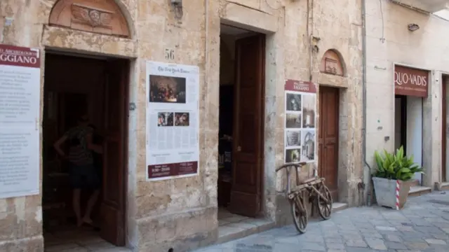 فتح فاجيانو متحفا للآثار ليضم بعضا من خمسة آلاف قطعة أثرية اكتشفت أسفل البناية