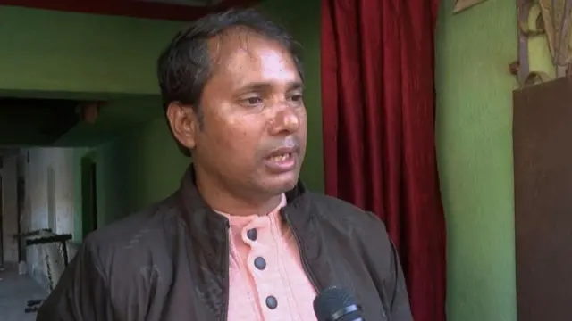 बीएलओ खिदीर म्हणतात की येथे शंभर वर्षांपासून राहणारे लोक अजूनही त्यांची नावे शोधत आहेत.