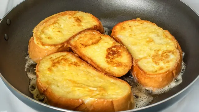 Гренки на сковородке