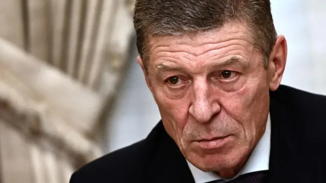 Дмитро Козак на пресконференції в резиденції посла Росії в Парижі 26 січня 2022 року