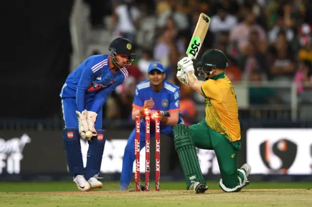 સૂર્યકુમાર યાદવ કુલદીપ યાદવ