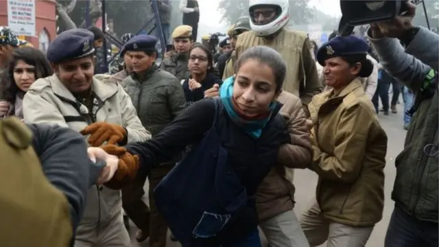 Ndị uweojii na ndị na-eme ngagharị iwe