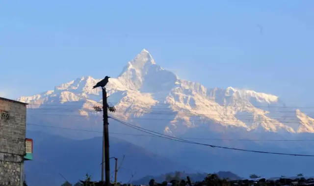 माछापुच्छ्रे हिमालको दृश्य 