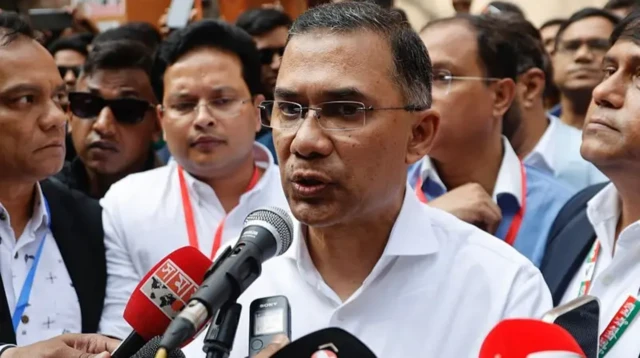 د مخکینۍ لومړۍ وزیرې خالده ضیا زوی طارق رحمان د بي این پي ګوند اصلي مشر بلل کېږي.