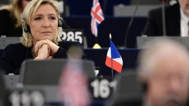زعيمة أقص اليمين مارين لوبان خاضت الانتخابات الرئاسية الفرنسية وجاءت في المرتبة الثانية