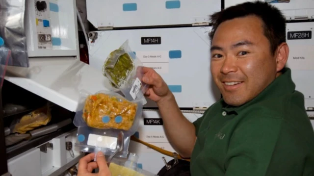 விண்வெளி வீரர்களுக்கான உணவு