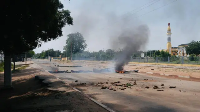 Otụtụ ndị mmadụ katọrọ mmeri Paul Biya kemgbe ụlọọrụ na-ahụ maka ntuliaka na Kamerun kpọpụtara aha ya dịka onye meriri.