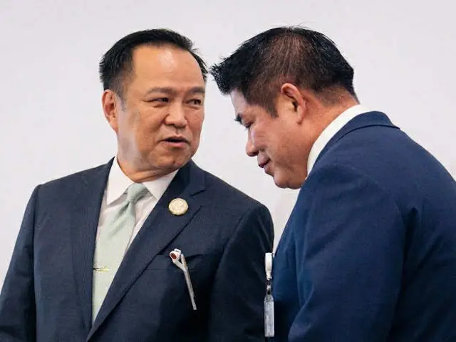 อนุทิน กับ ธรรมนัส ระหว่างการแถลงข่าว 3 ก.ย.