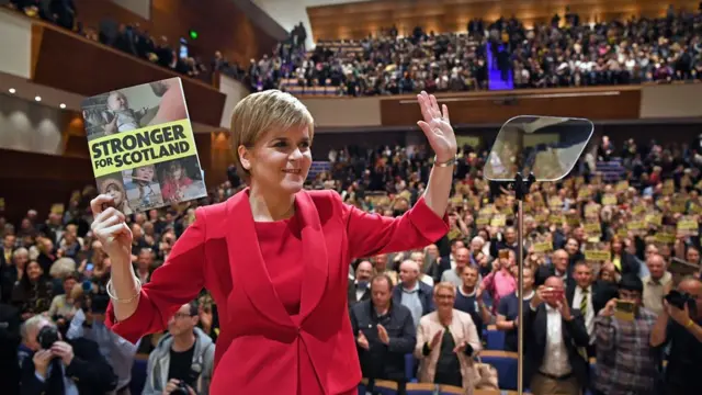 İskoçya Ulusal Partisi lideri ve İskoçya Özerk Yönetimi Başbakanı Nicola Sturgeon