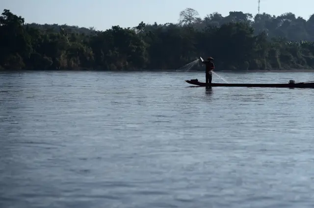 แม่น้ำโขง, กรอบความร่วมมือการประชุมแม่น้ำล้านช้าง-โขง, คณะกรรมาธิการลุ่มแม่น้ำโขง, MRC, หวัง อี้, กระทรวงการต่างประเทศจีน, ไก, สาหร่ายน้ำจืด, เชียงของ, เชียงราย, ผลกระทบ, เขื่อน, มณฑลยูนนาน, แม่น้ำล้านช้าง, สำนักเลาขาธิการความร่วมมือแม่น้ำล้านช้าง-โขง