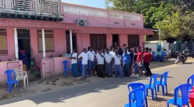 कविन सेल्वा के रिश्तेदारों ने इस घटना के ख़िलाफ़ प्रदर्शन किया और लड़की के माता पिता को गिरफ़्तार किए जाने की मांग की.