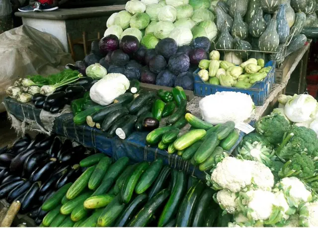 Kukumba na akwụkwụ nri ndị ọzọ