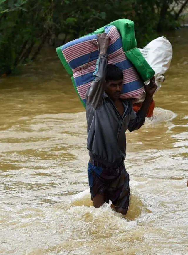 இலங்கை வெள்ளம், நிலச்சரிவுகளில் பலியானோர் எண்ணிக்கை 122-ஆக உயர்வு