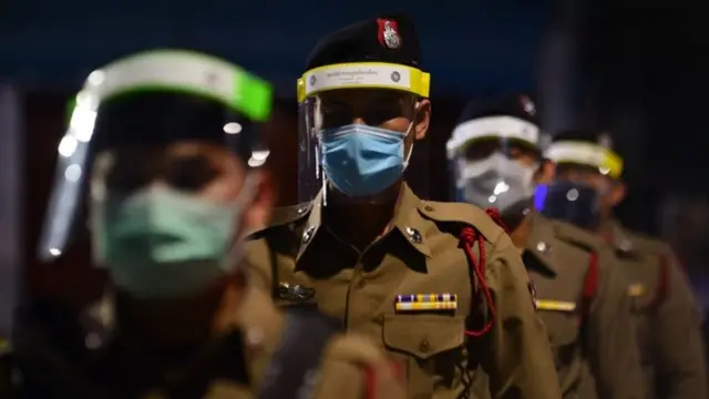 ตำรวจ