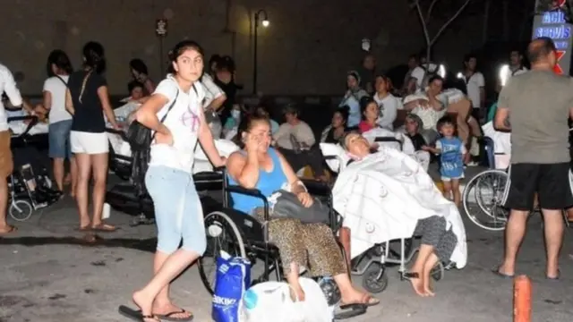 Təkcə Bodrumda təxminən 70 nəfər yüngül yaralarla xəstəxanaya müraciət edib.