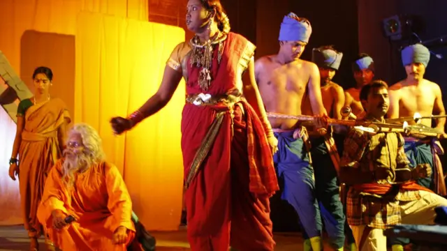 నాటక ప్రదర్శనలు